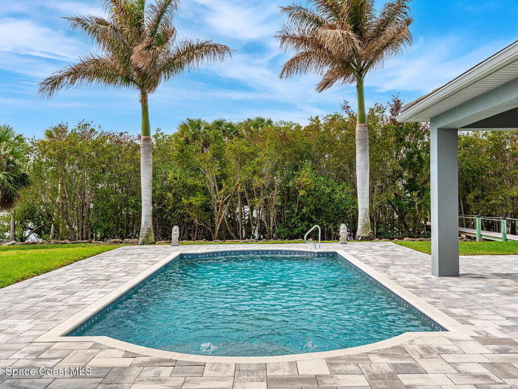 135 Lansing Island Drive, Indian Harbour Beach, FL 32937