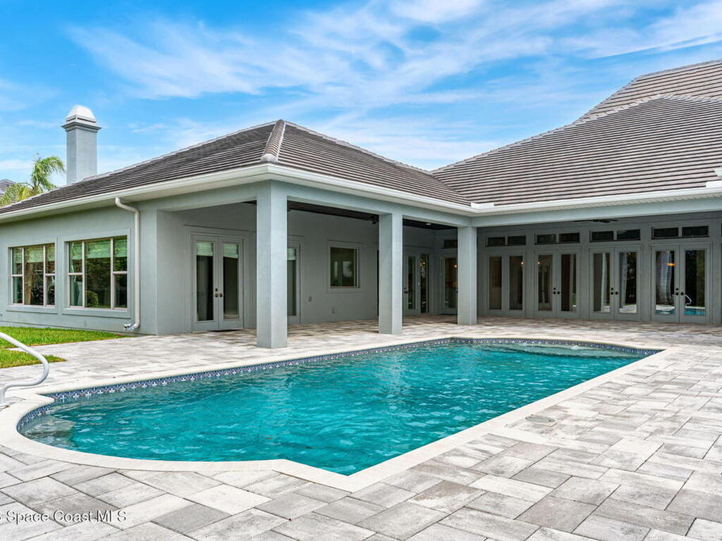 135 Lansing Island Drive, Indian Harbour Beach, FL 32937