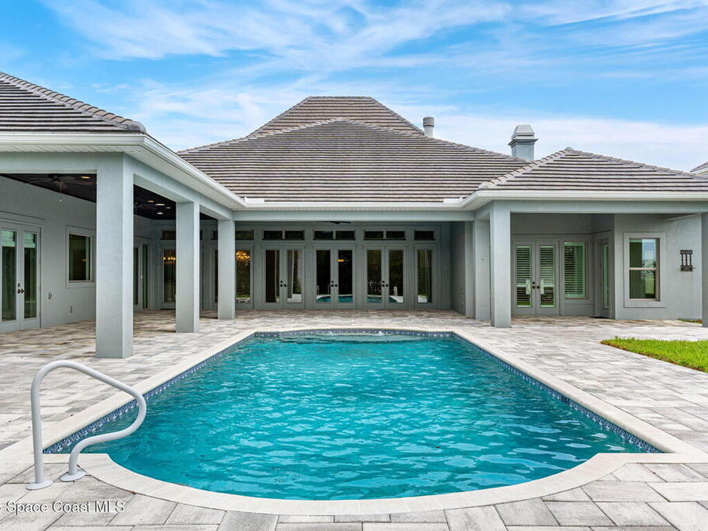 135 Lansing Island Drive, Indian Harbour Beach, FL 32937