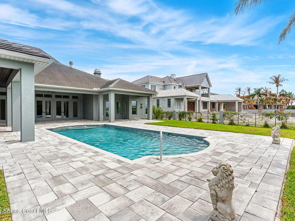 135 Lansing Island Drive, Indian Harbour Beach, FL 32937