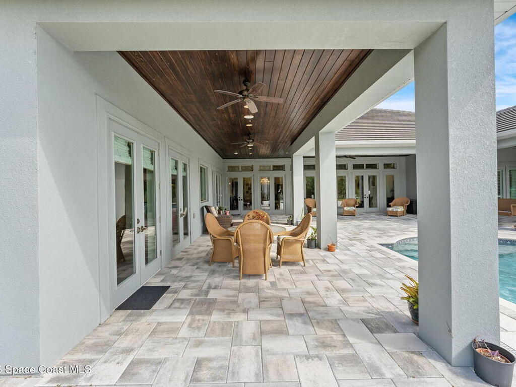 135 Lansing Island Drive, Indian Harbour Beach, FL 32937