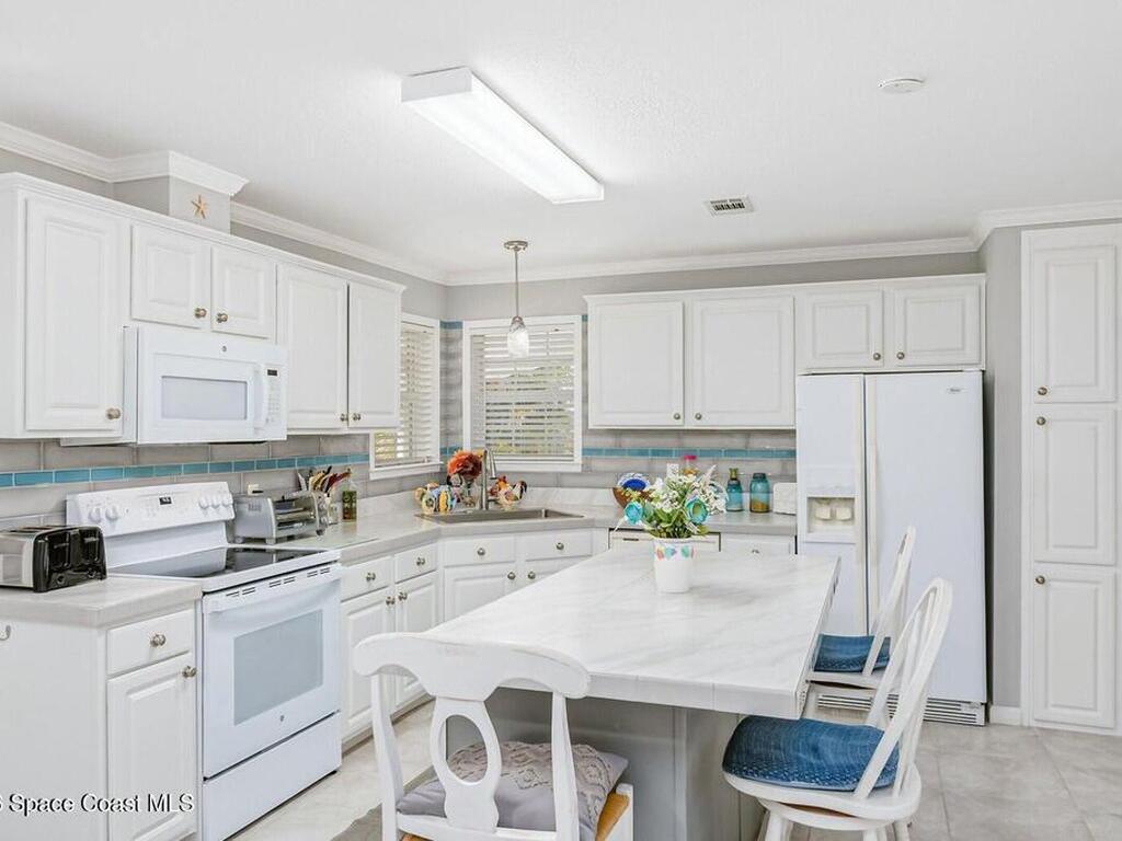 810 Wren Circle, Barefoot Bay, FL 32976