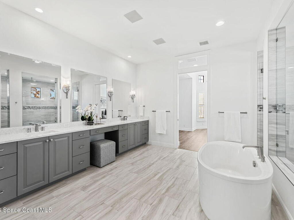 3638 Lake Adelaide Place, Rockledge, FL 32955