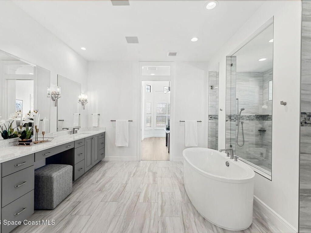 3638 Lake Adelaide Place, Rockledge, FL 32955