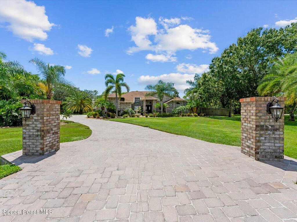 1711 Flamevine Place, Malabar, FL 32950