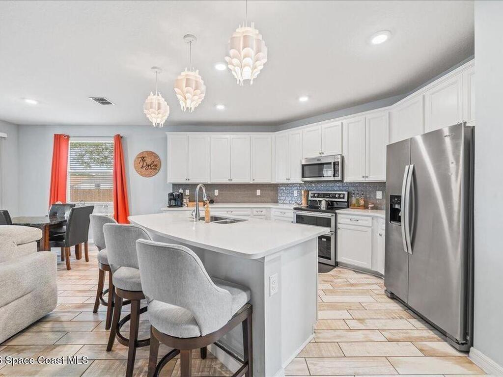 800 Lyons Circle, Palm Bay, FL 32907