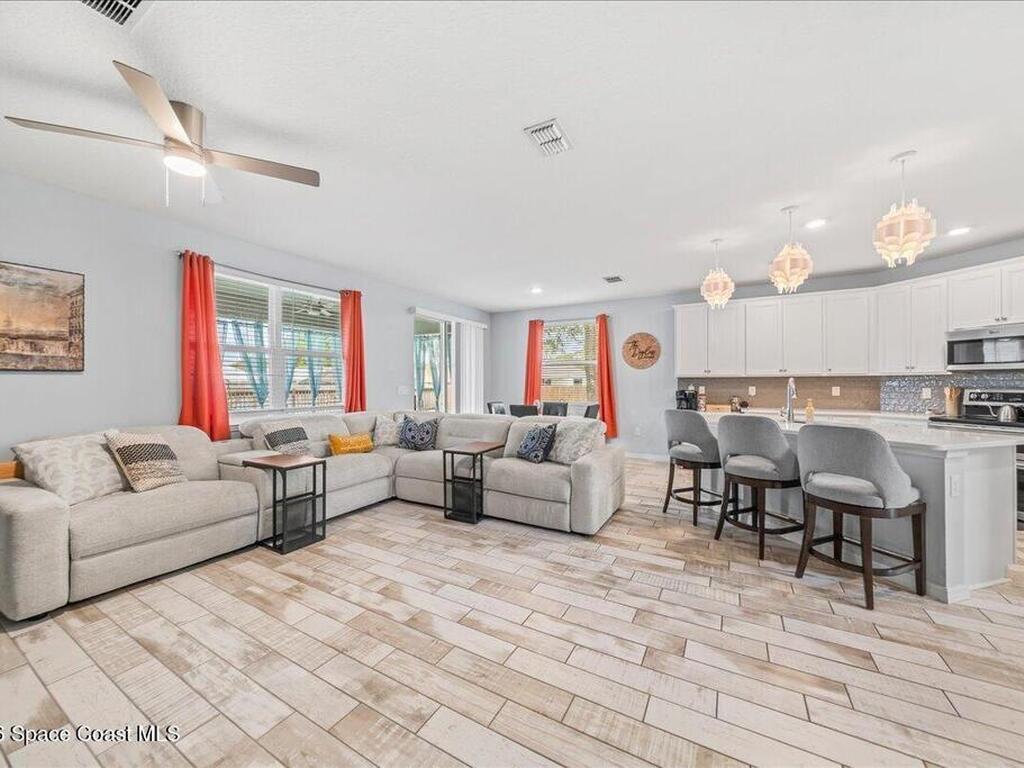 800 Lyons Circle, Palm Bay, FL 32907