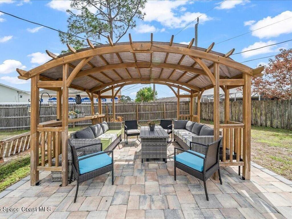 800 Lyons Circle, Palm Bay, FL 32907