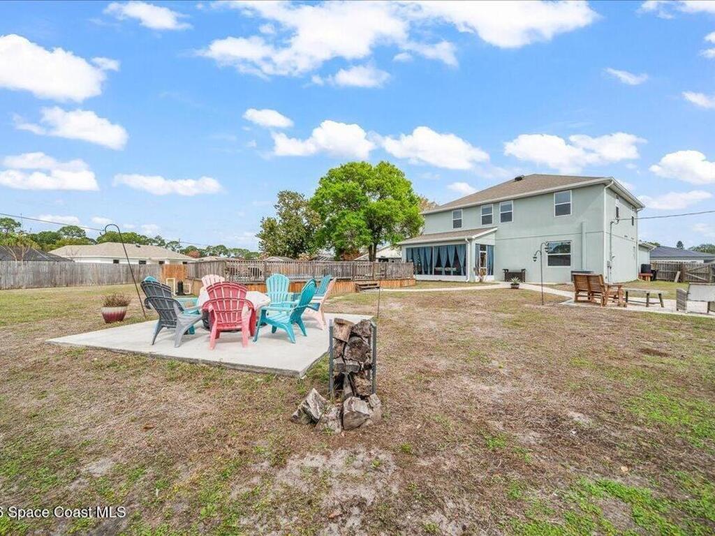 800 Lyons Circle, Palm Bay, FL 32907