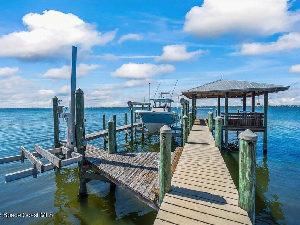 10710 S Tropical Trail, Merritt Island, FL 32952