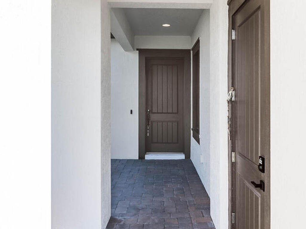 8165 Lyside Drive, Melbourne, FL 32940