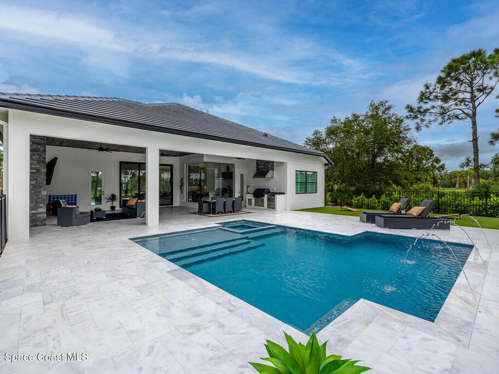 8350 Waxwing Cr Circle, Melbourne, FL 32940