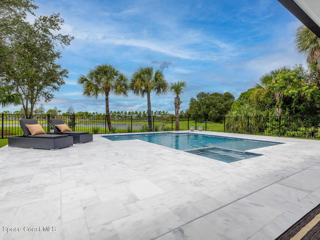 8350 Waxwing Cr Circle, Melbourne, FL 32940