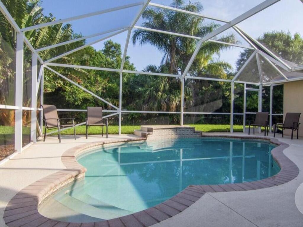 4920 48th Place, Vero Beach, FL 32967