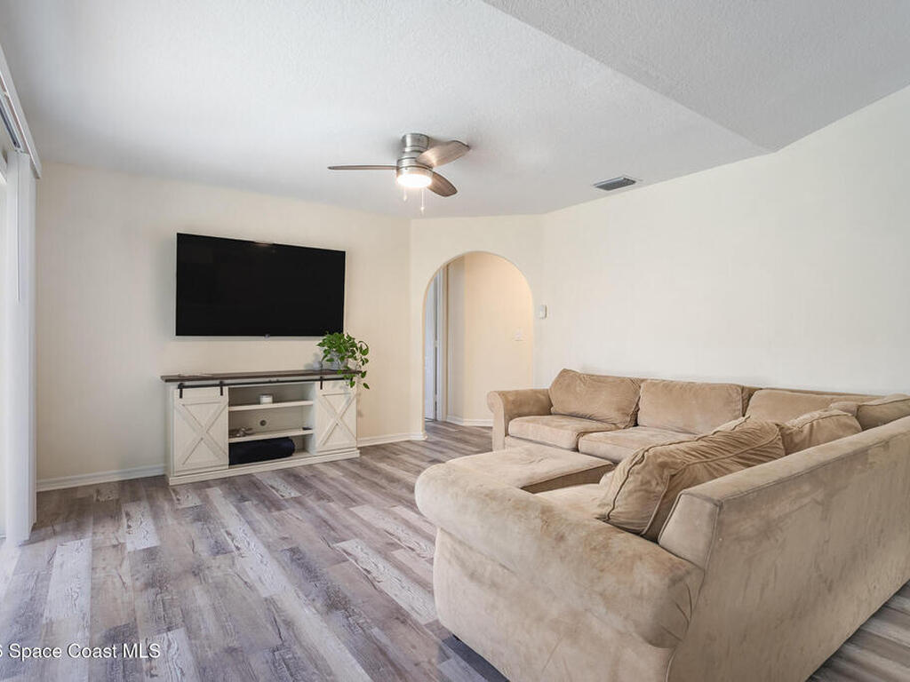 4920 48th Place, Vero Beach, FL 32967