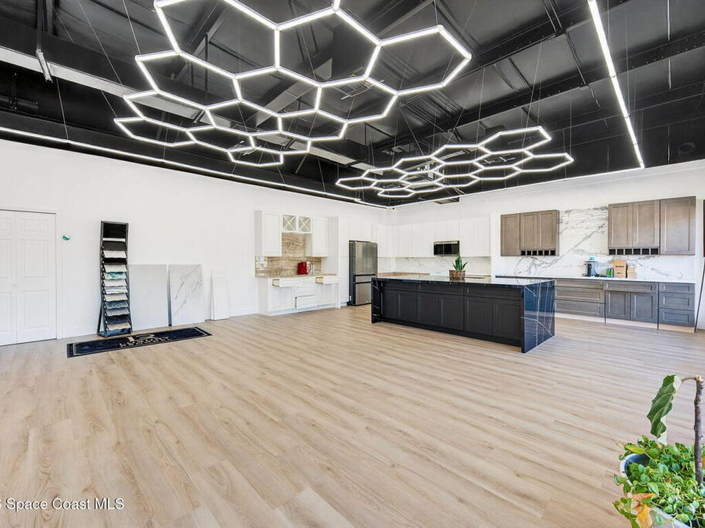 809 N Cocoa Boulevard, Cocoa, FL 32922