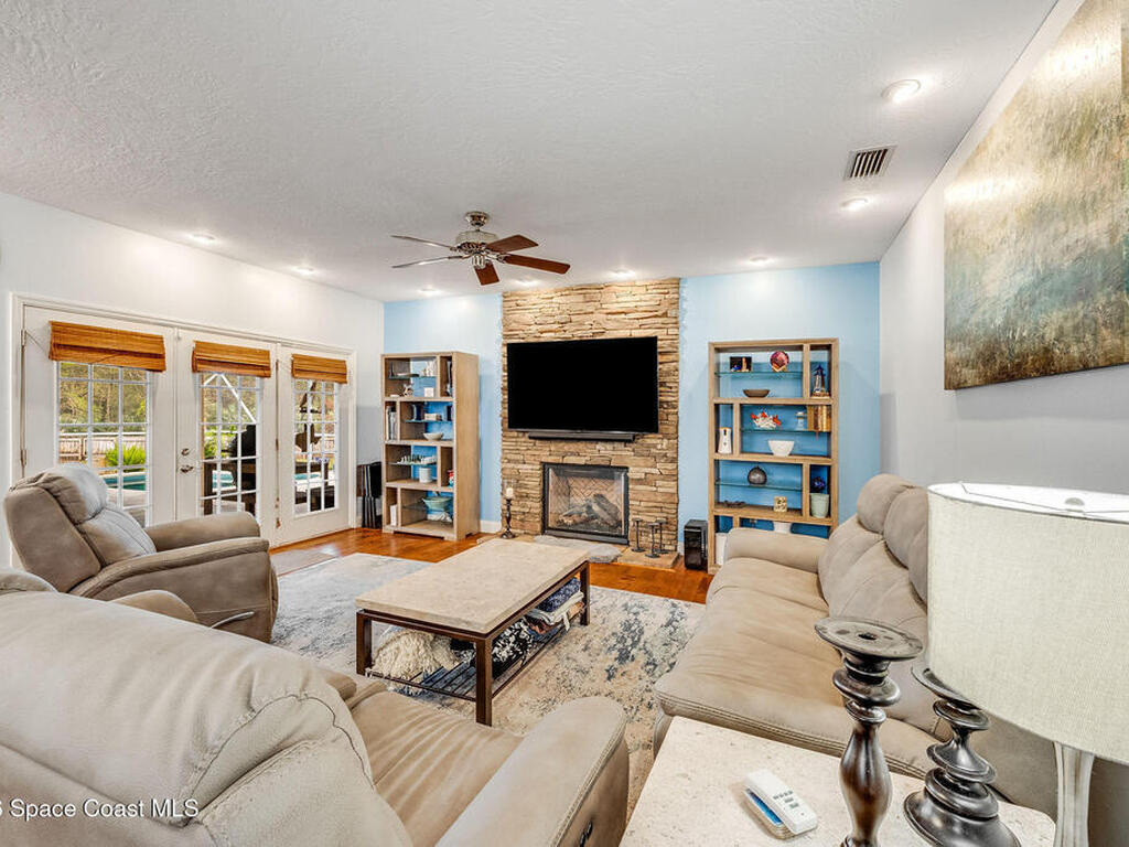 3910 Wateroak Way, Titusville, FL 32796