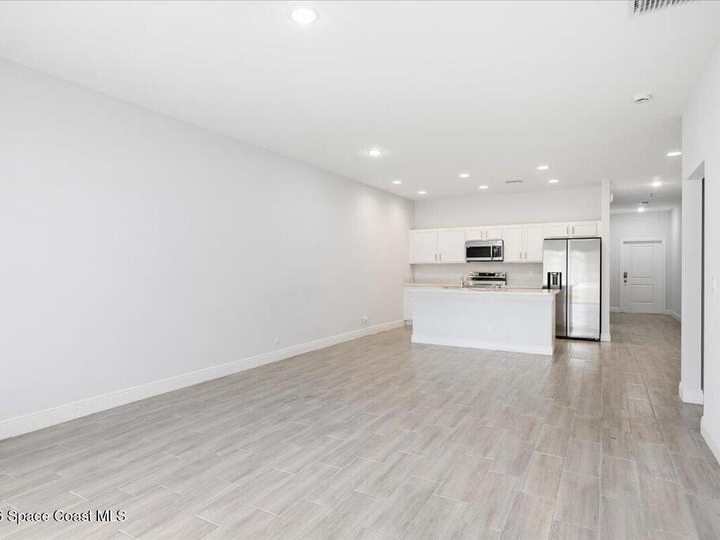 1645 19th Avenue, Vero Beach, FL 32962