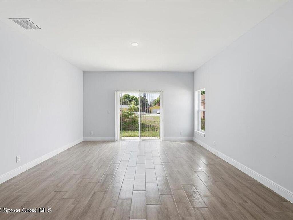 1645 19th Avenue, Vero Beach, FL 32962