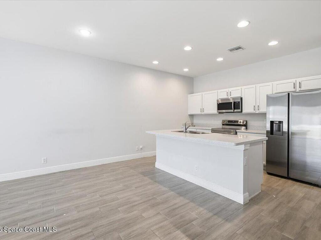 1645 19th Avenue, Vero Beach, FL 32962