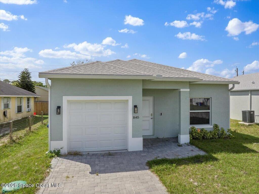 1645 19th Avenue, Vero Beach, FL 32962