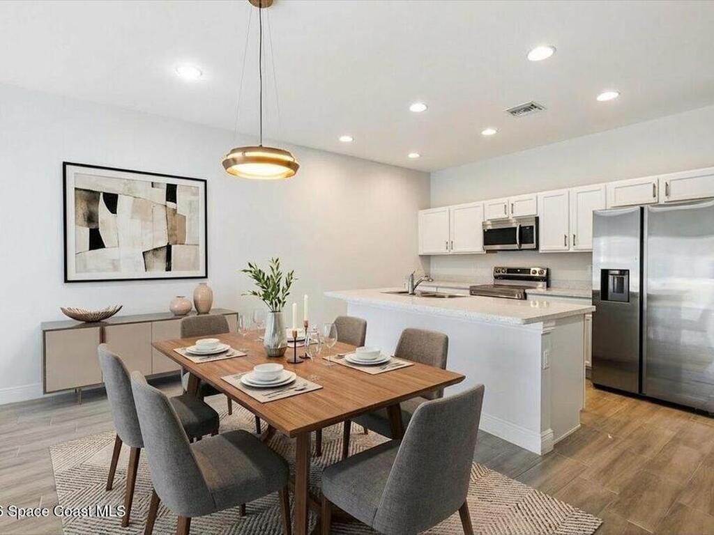 1645 19th Avenue, Vero Beach, FL 32962