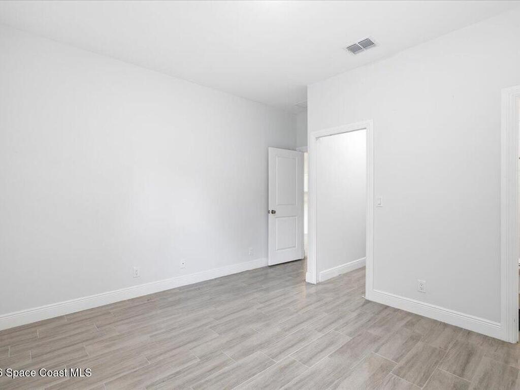 1645 19th Avenue, Vero Beach, FL 32962