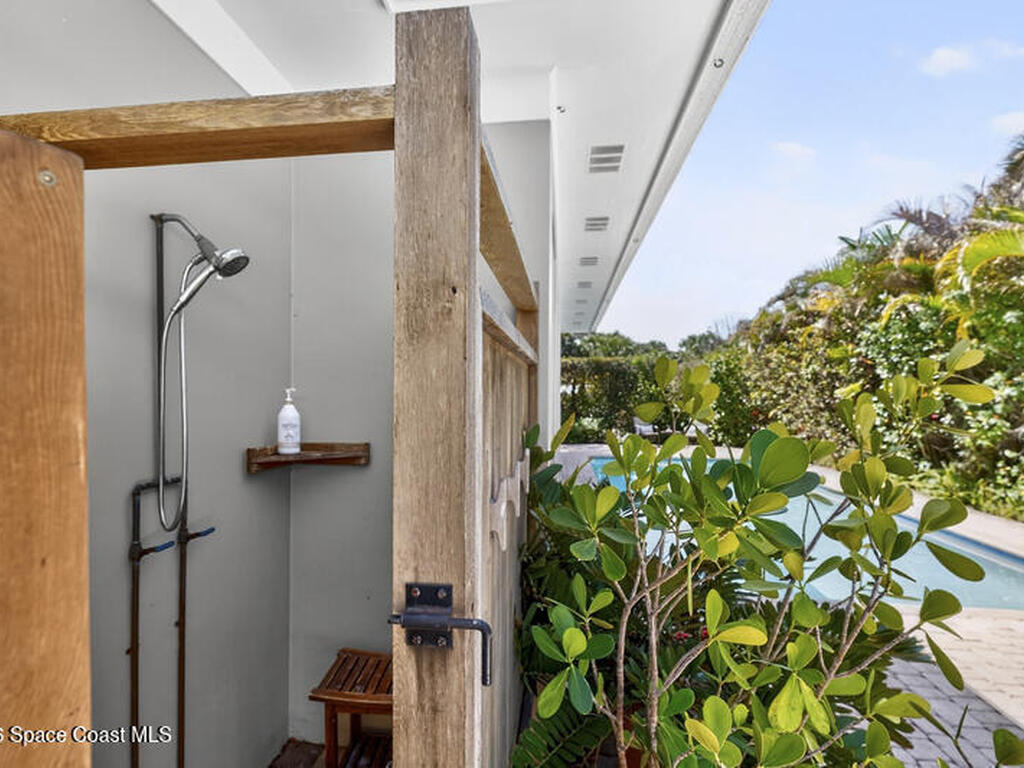 4691 Pebble Bay Circle, Indian River Shores, FL 32963