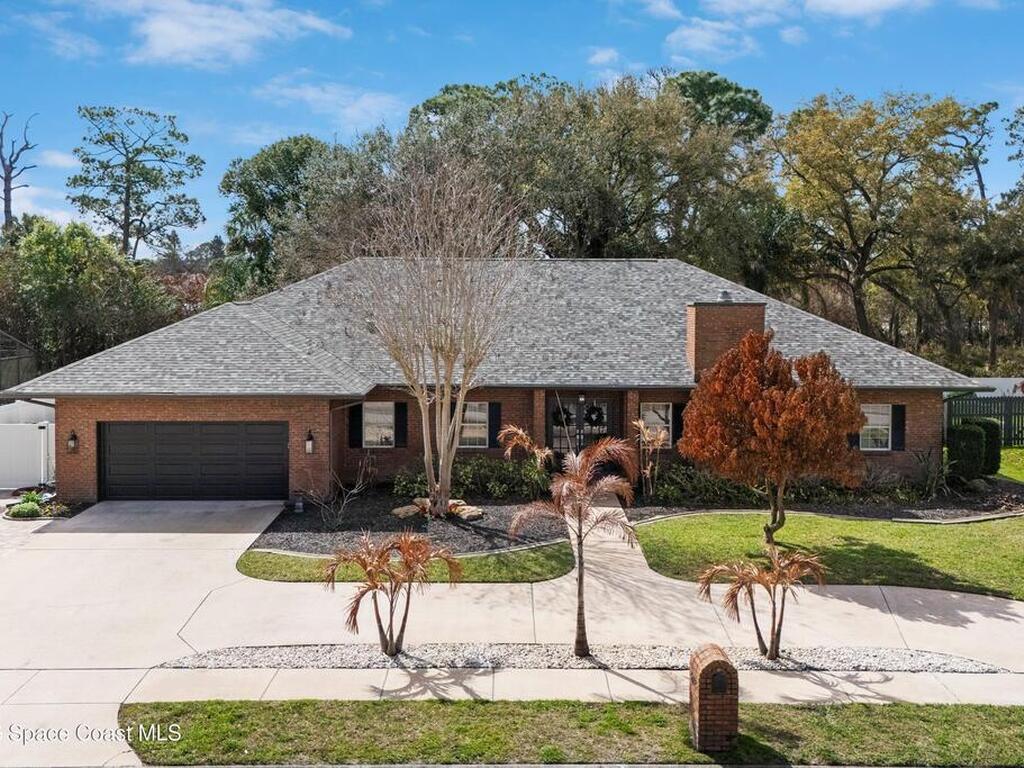 572 Lake Ashley Circle, Melbourne, FL 32904