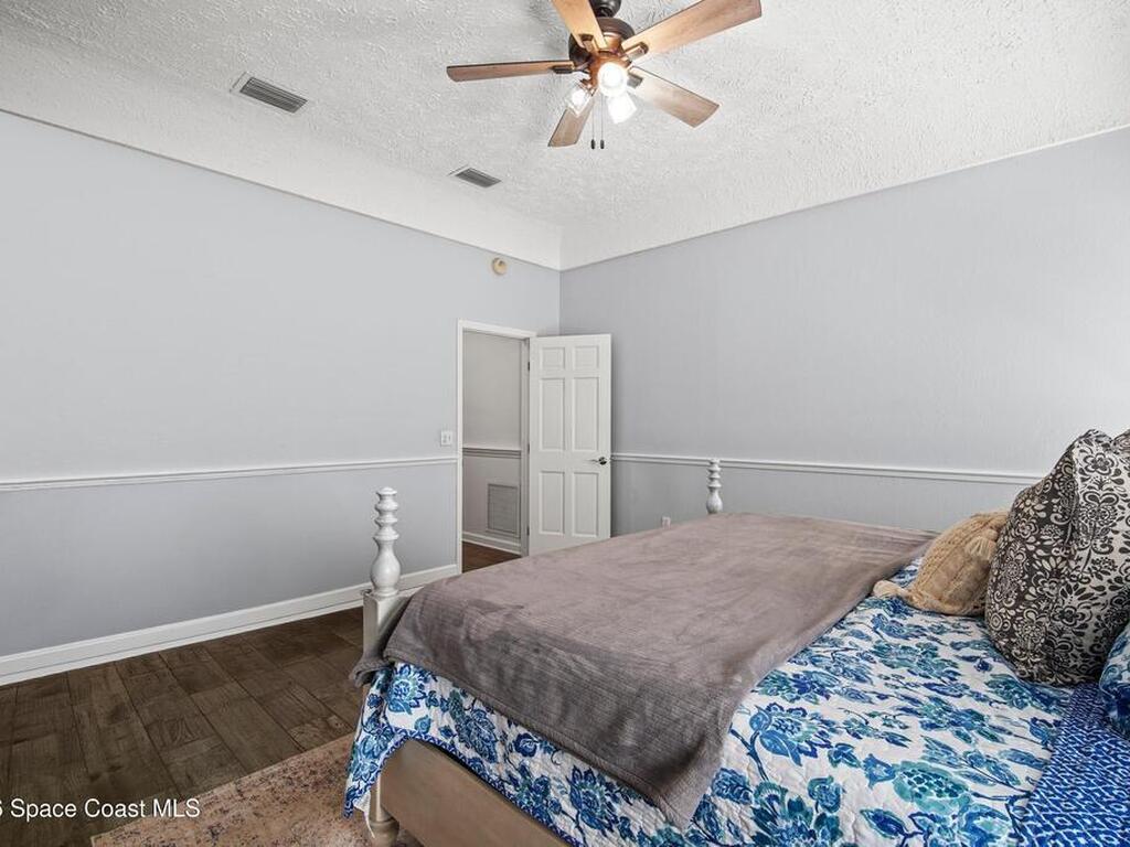 572 Lake Ashley Circle, Melbourne, FL 32904