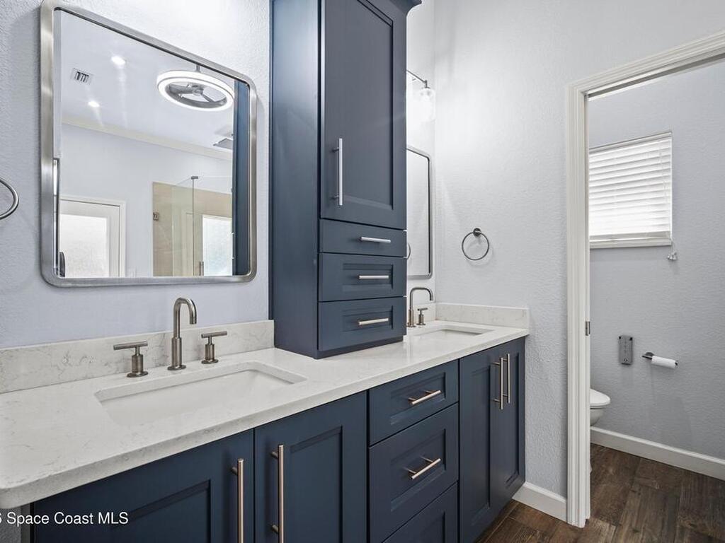 572 Lake Ashley Circle, Melbourne, FL 32904