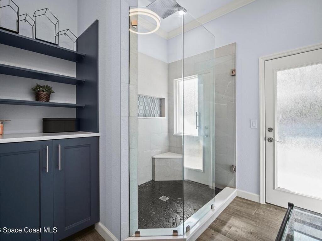 572 Lake Ashley Circle, Melbourne, FL 32904