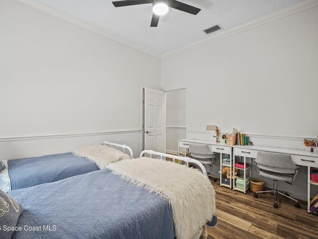 572 Lake Ashley Circle, Melbourne, FL 32904