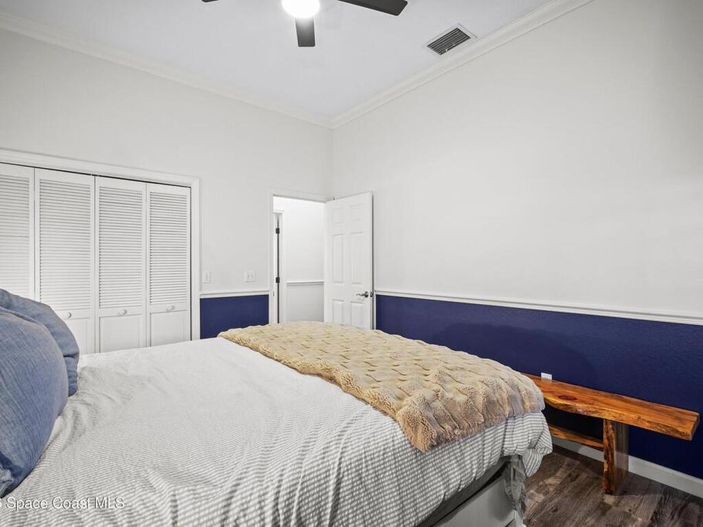 572 Lake Ashley Circle, Melbourne, FL 32904