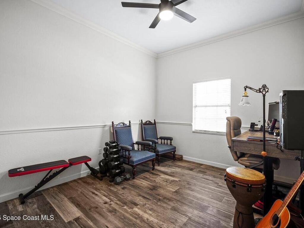 572 Lake Ashley Circle, Melbourne, FL 32904