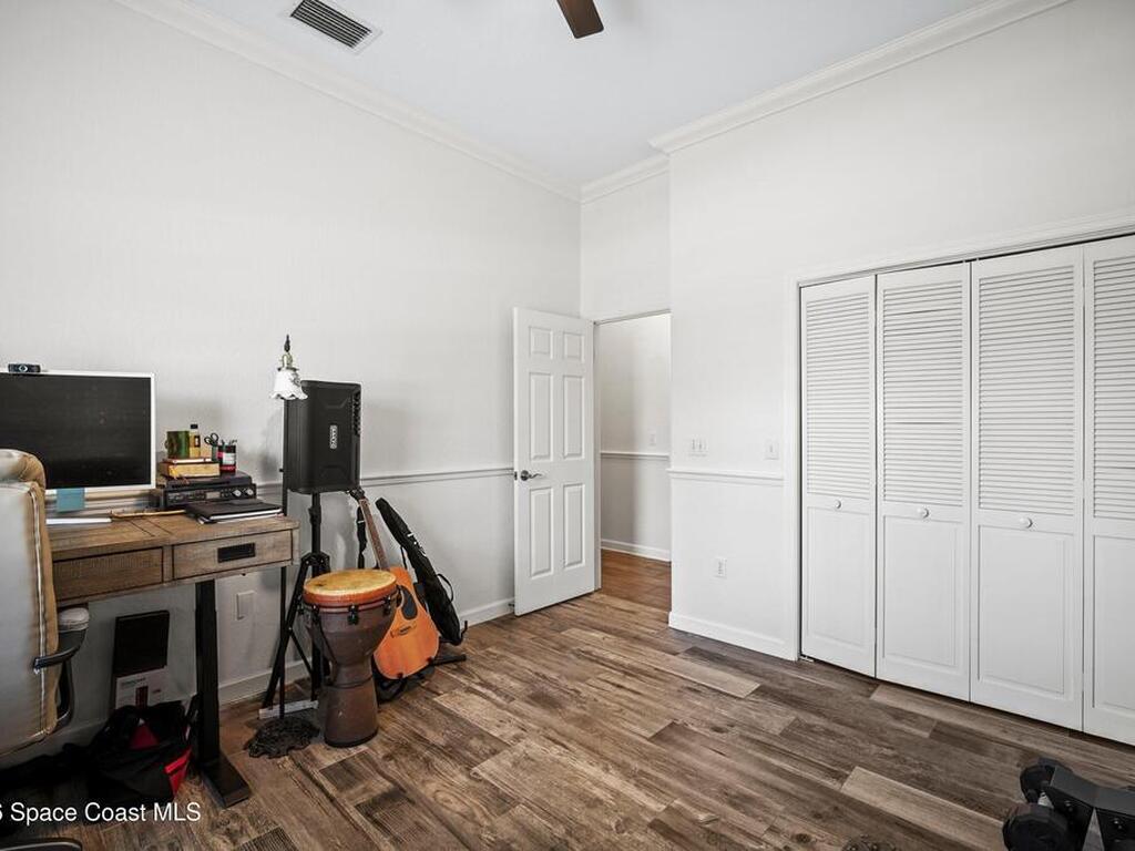 572 Lake Ashley Circle, Melbourne, FL 32904