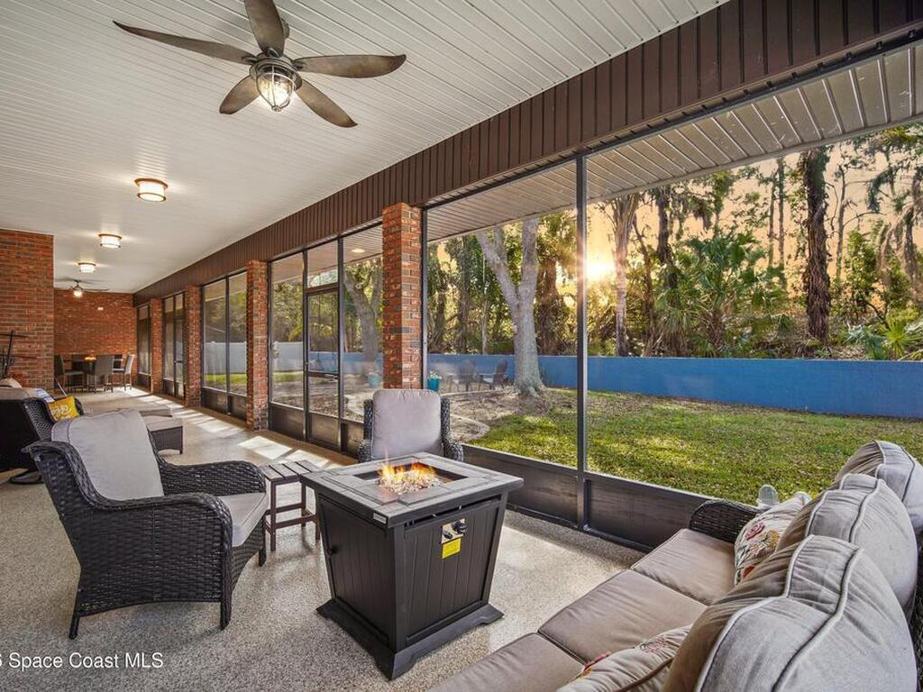 572 Lake Ashley Circle, Melbourne, FL 32904