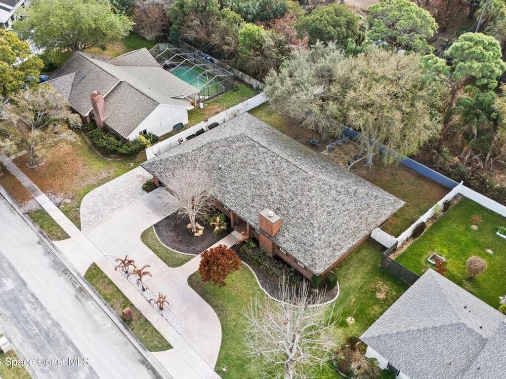 572 Lake Ashley Circle, Melbourne, FL 32904