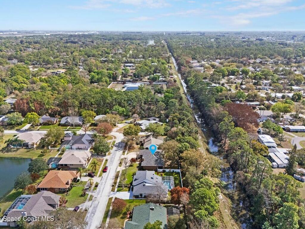 572 Lake Ashley Circle, Melbourne, FL 32904