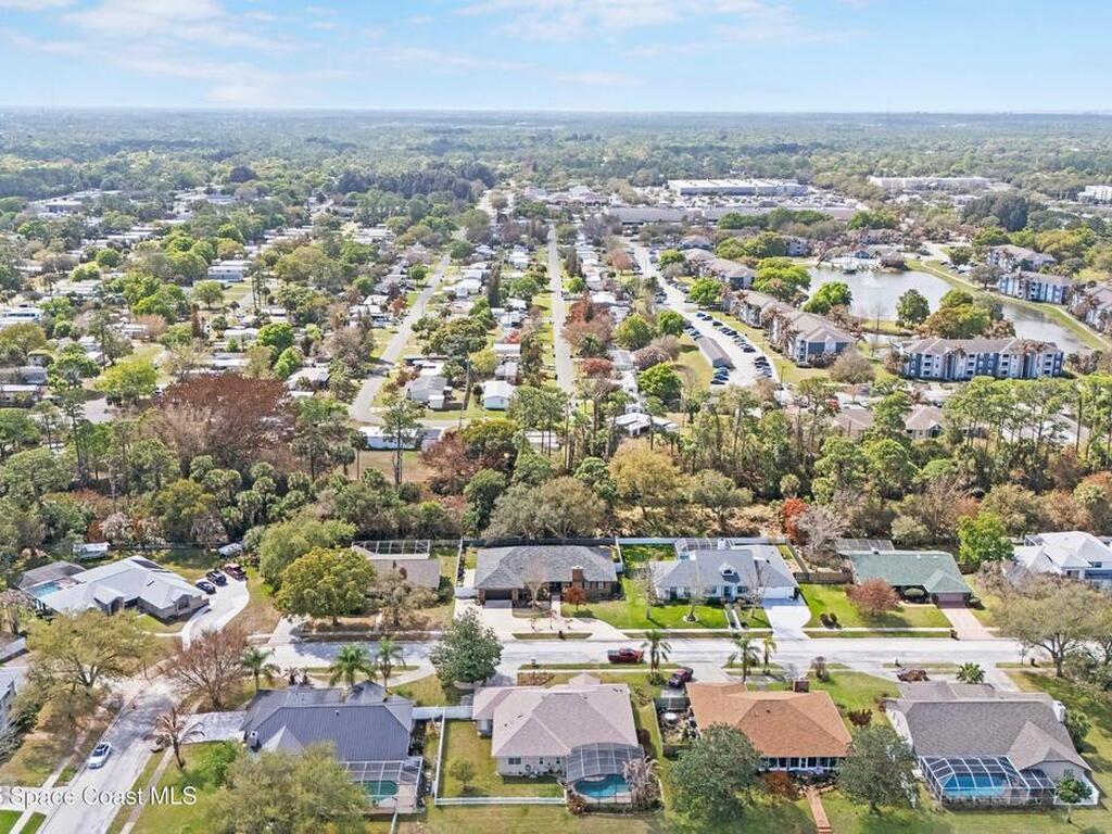 572 Lake Ashley Circle, Melbourne, FL 32904