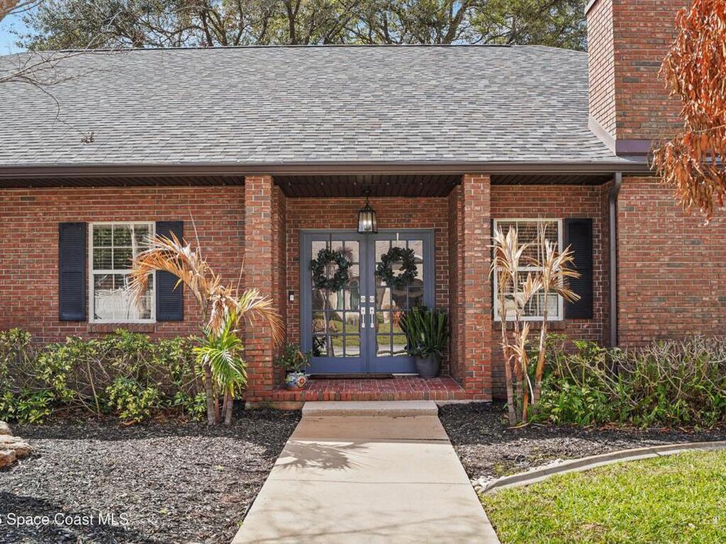 572 Lake Ashley Circle, Melbourne, FL 32904