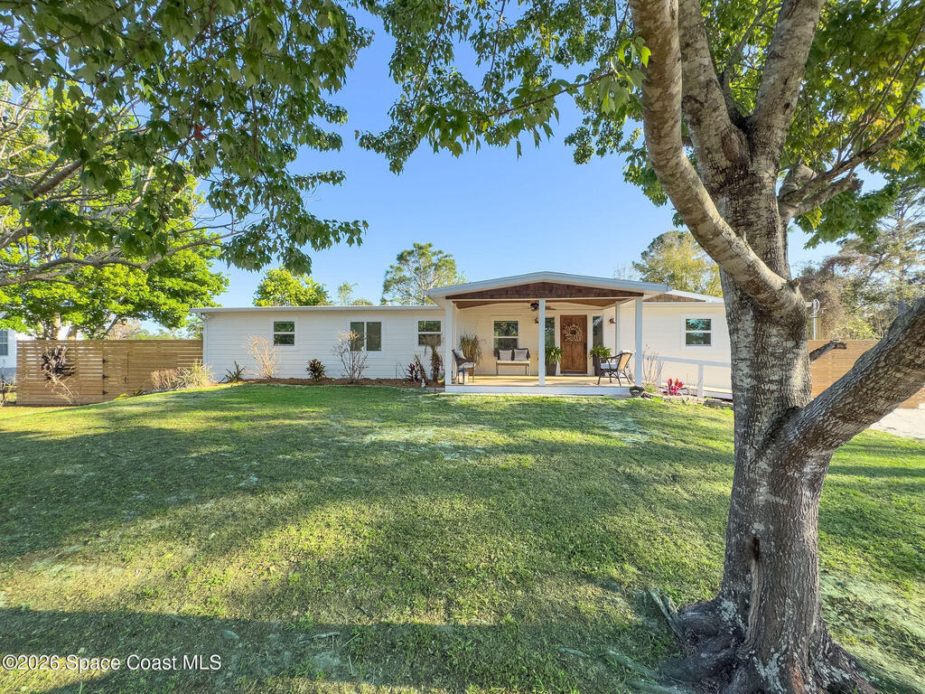 4160 Hidden Lakes Drive, Mims, FL 32754