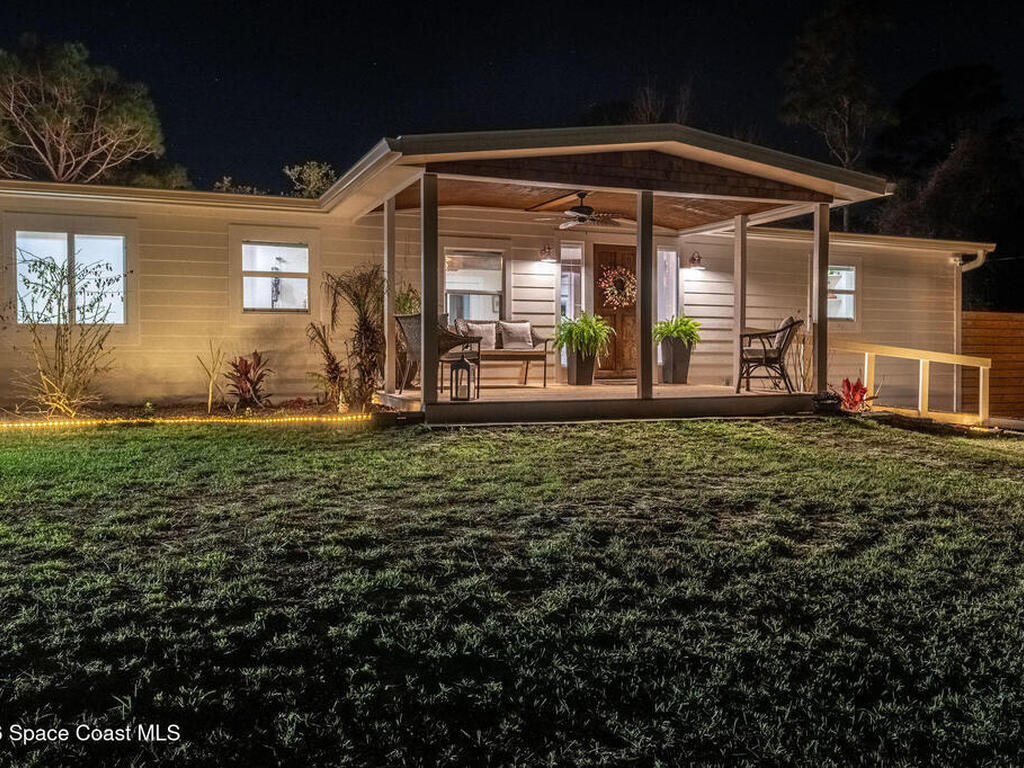 4160 Hidden Lakes Drive, Mims, FL 32754