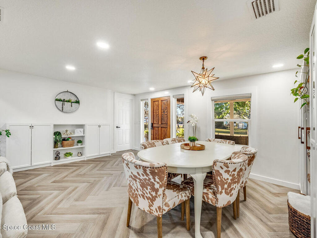 4160 Hidden Lakes Drive, Mims, FL 32754