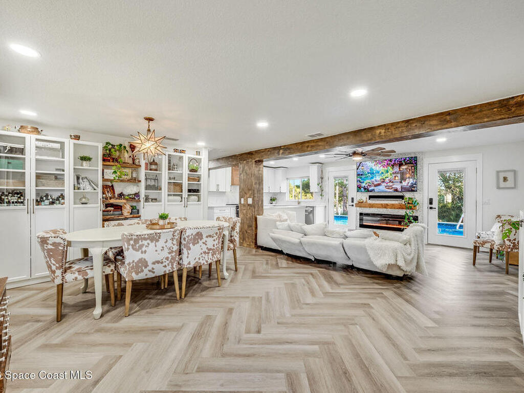 4160 Hidden Lakes Drive, Mims, FL 32754