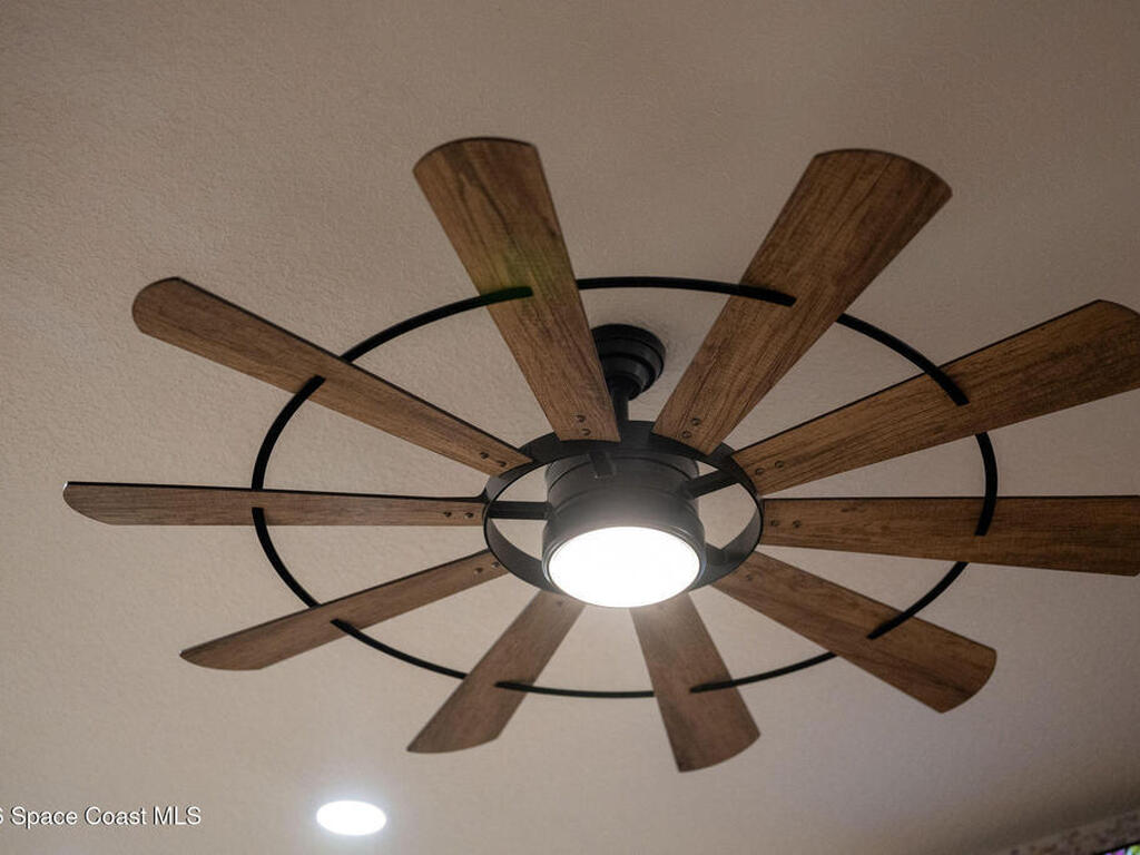 4160 Hidden Lakes Drive, Mims, FL 32754