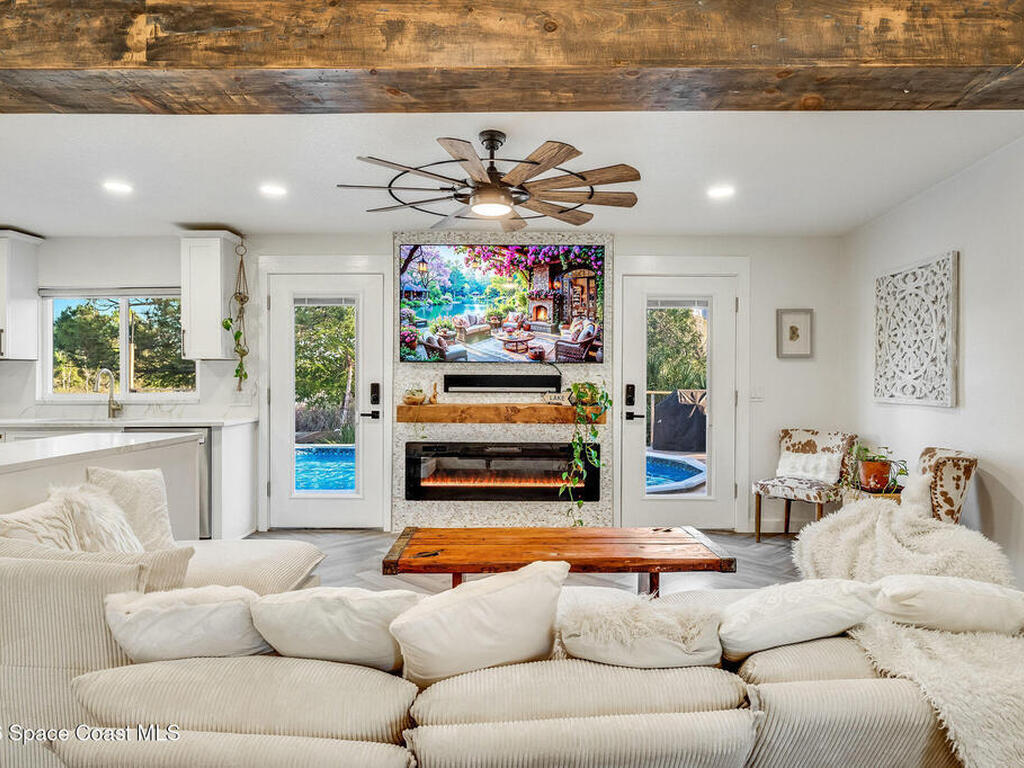 4160 Hidden Lakes Drive, Mims, FL 32754