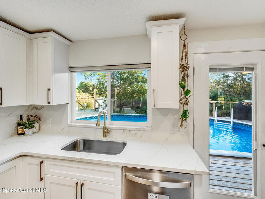 4160 Hidden Lakes Drive, Mims, FL 32754