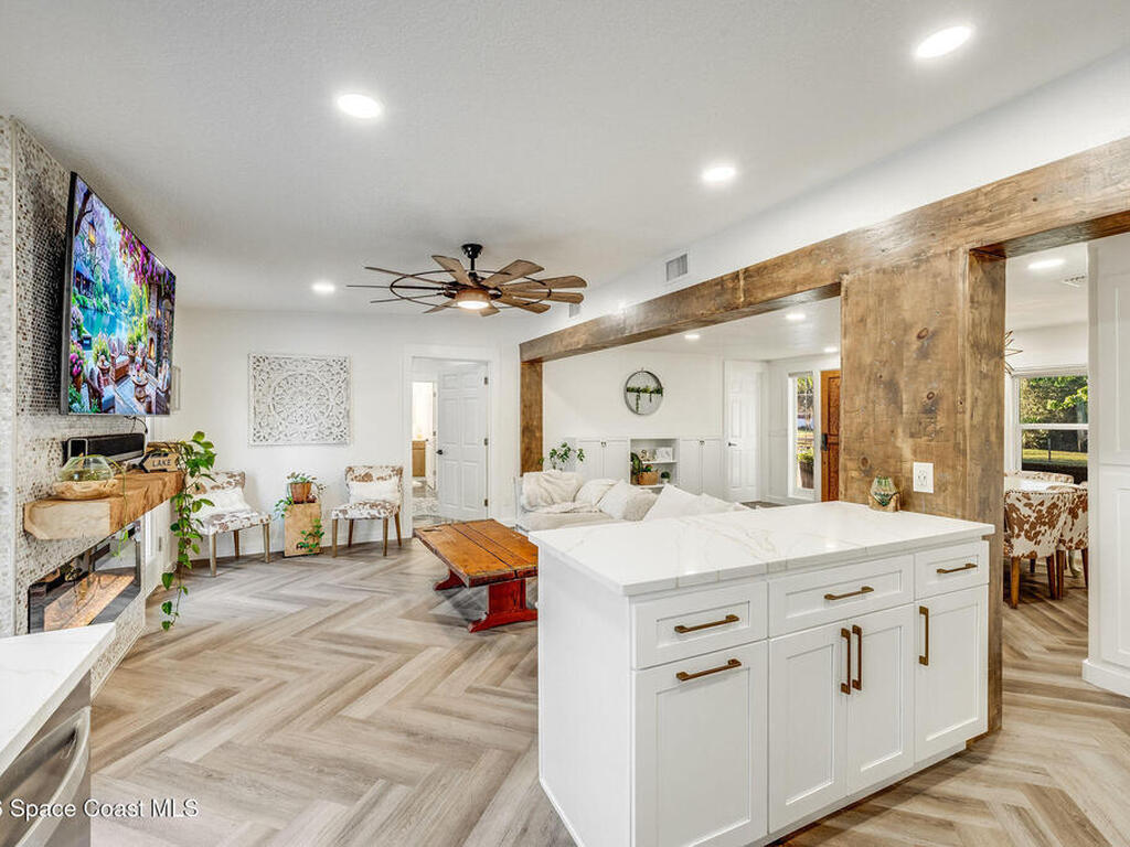 4160 Hidden Lakes Drive, Mims, FL 32754