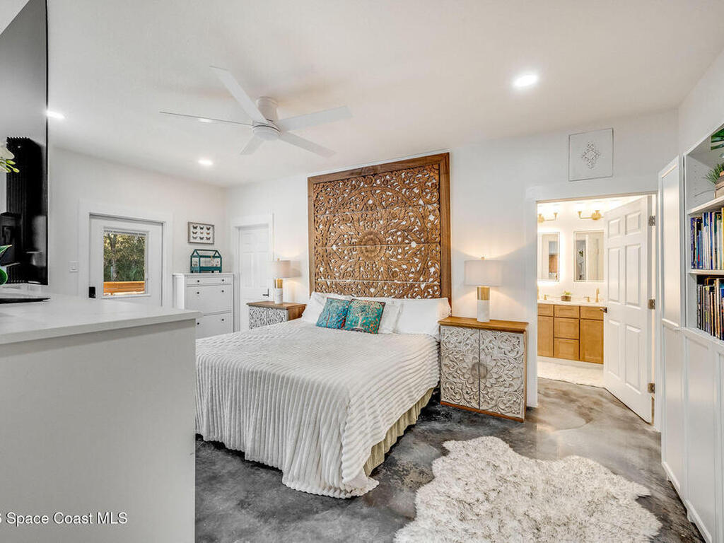 4160 Hidden Lakes Drive, Mims, FL 32754